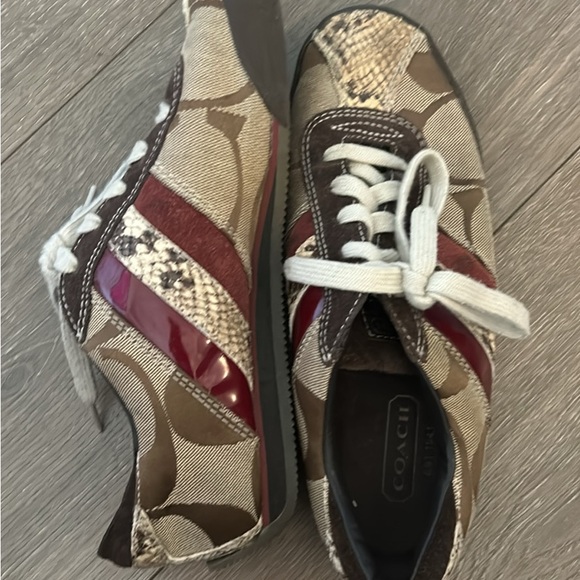 Women’s coach shoes
7 1/2 - Picture 3 of 3